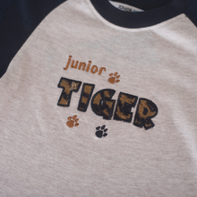 Load image into Gallery viewer, Crewneck - Junior Tiger - (Beige)
